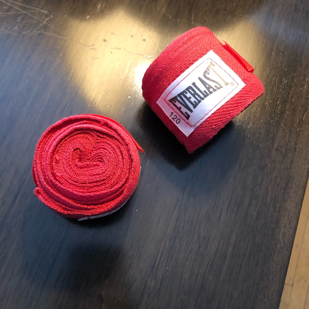 Everlast Red Hand Wraps - Picture 2 of 2
